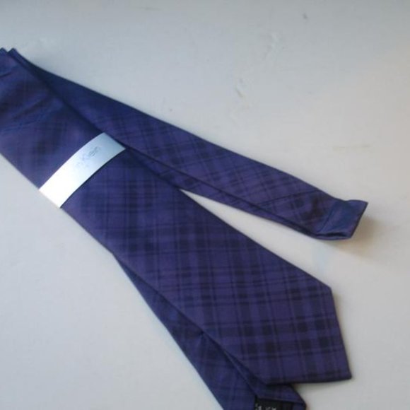 *CALVIN KLEIN Steel 100% Silk Purple Plaid Necktie